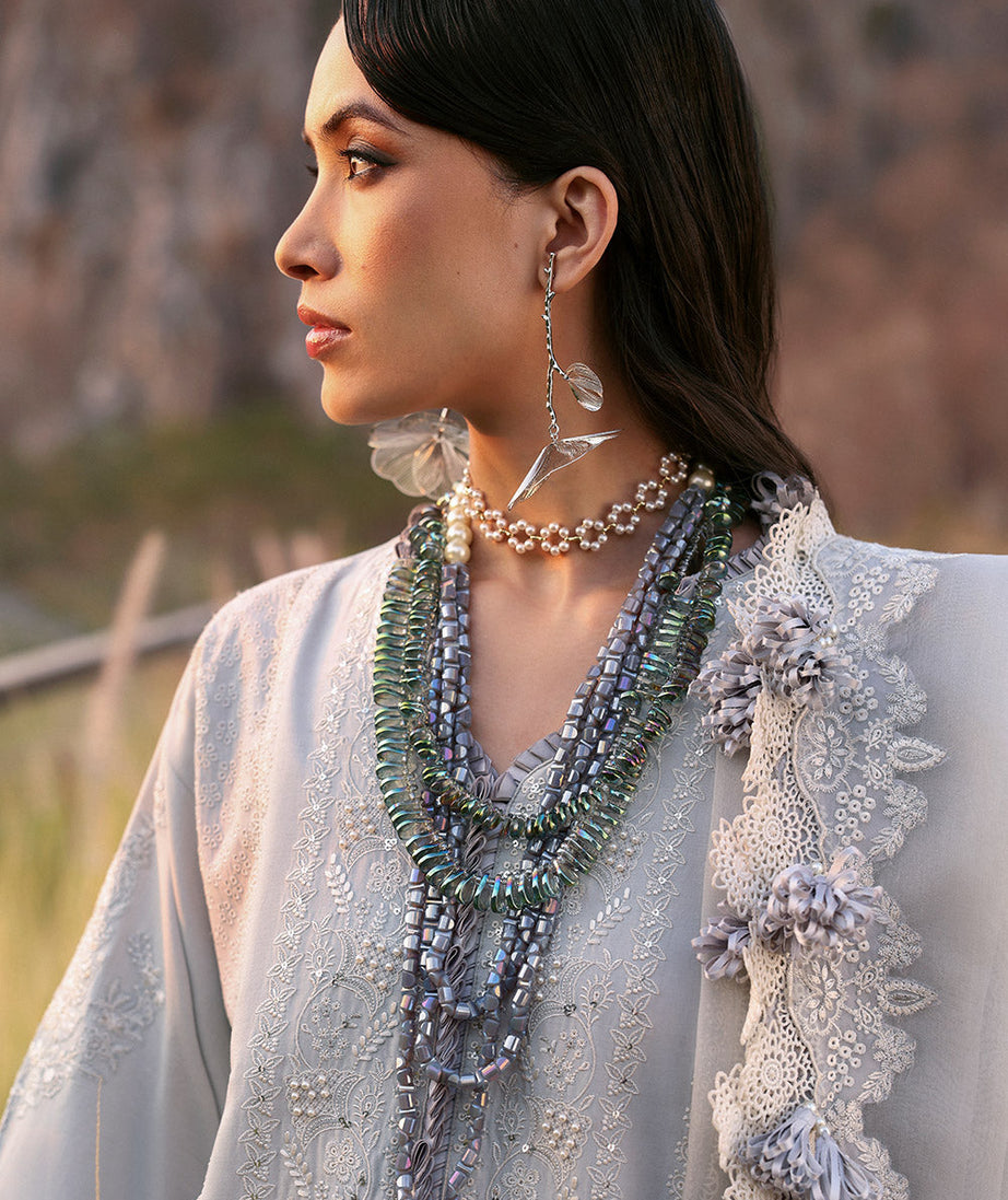Republic Kalani Eid Luxury Lawn`25 D3-B - Sitara