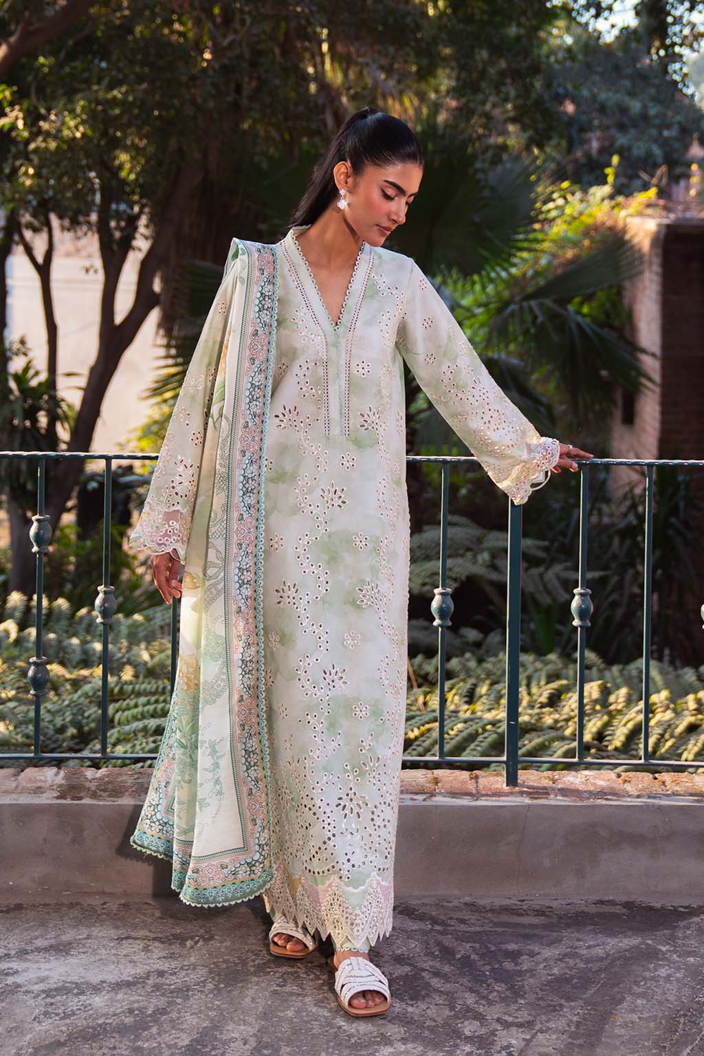 Neeshay Emb Lawn'25 (MEADOW MIST)