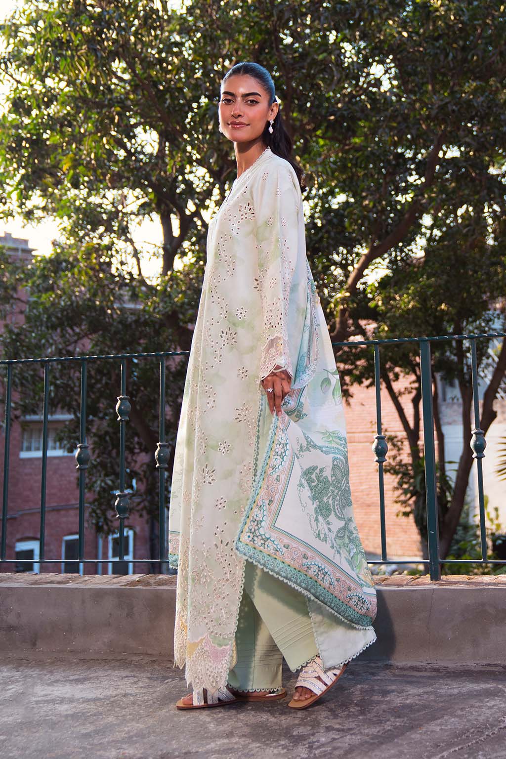 Neeshay Emb Lawn'25 (MEADOW MIST)