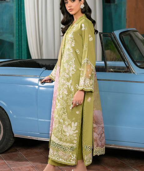 Zarif Lamhay Luxury Lawn'25 D#03