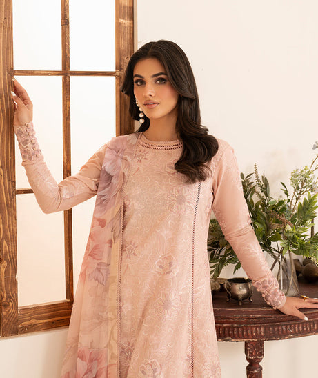 Zarif Lamhay Luxury Lawn'25 D#10