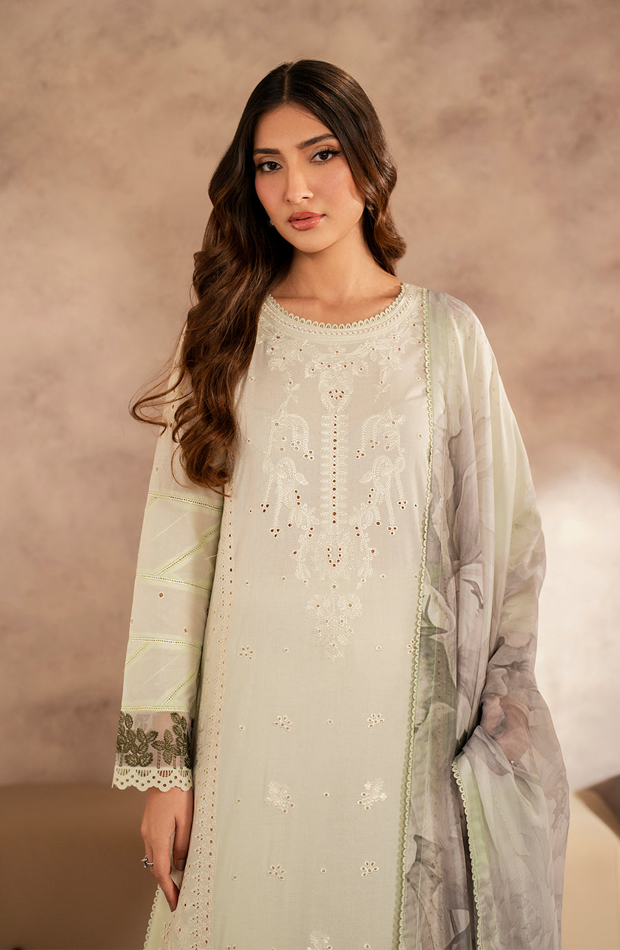 Zarif Lawn`25 D#8 (ROOHAL)