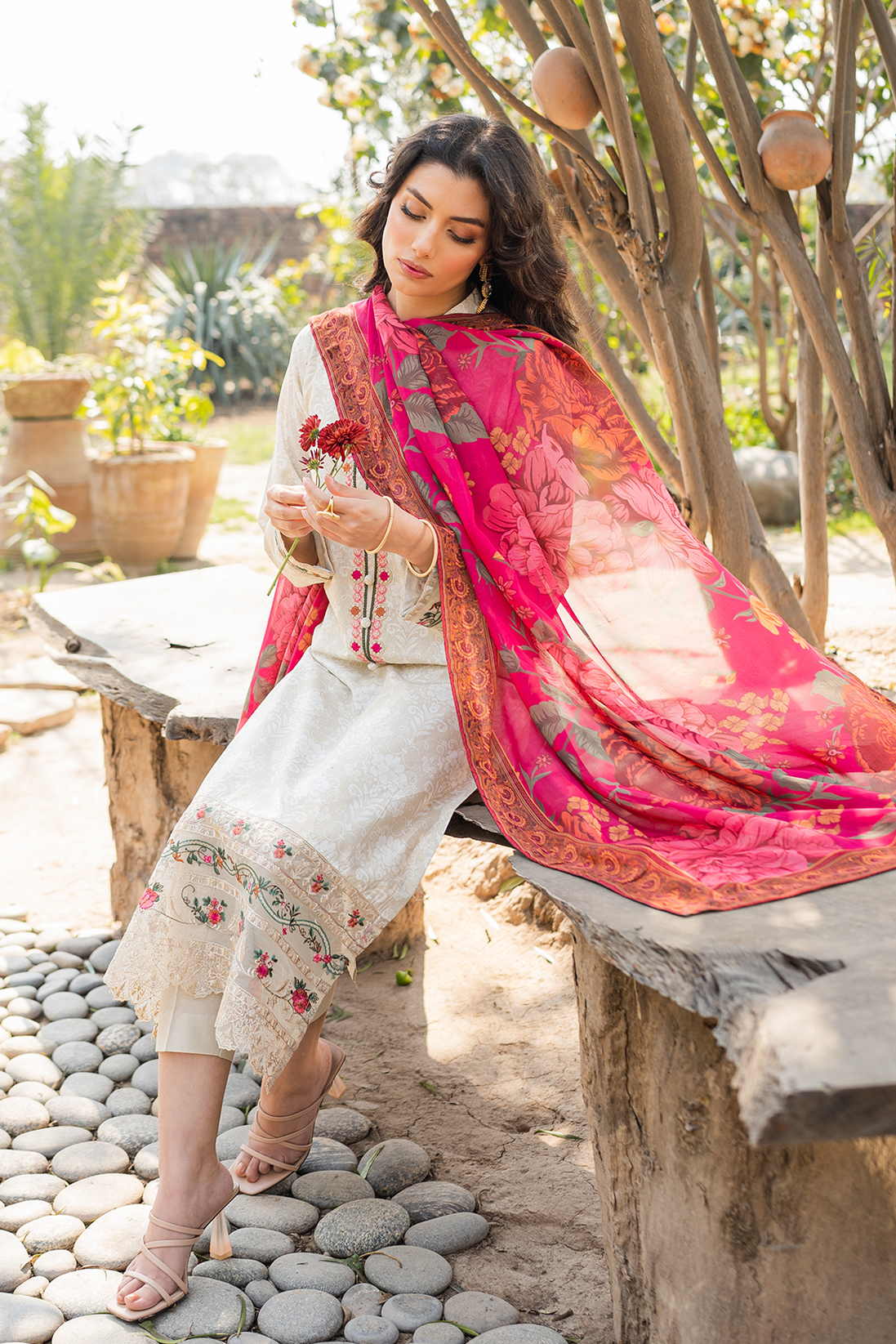 Muraad Raha Emb Lawn`24 (INAYA)