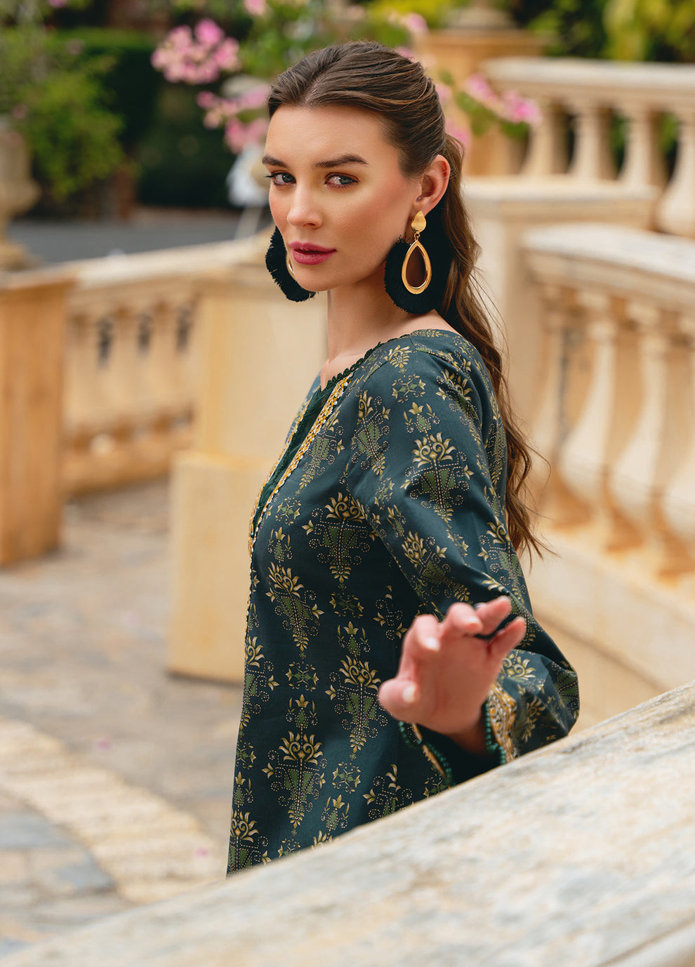 Gulaal The E/Garden Lawn`24 GL#09