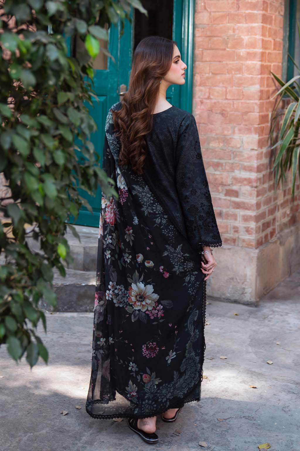Neeshay Emb Lawn'25 (OBSIDIAN)
