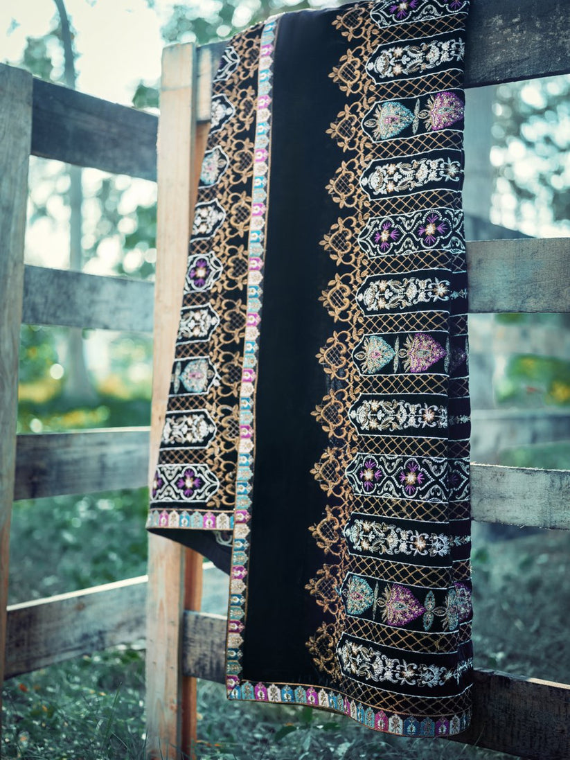 Maryam Hussain Winter Shawl Collection`21 D#05 TRIBAL