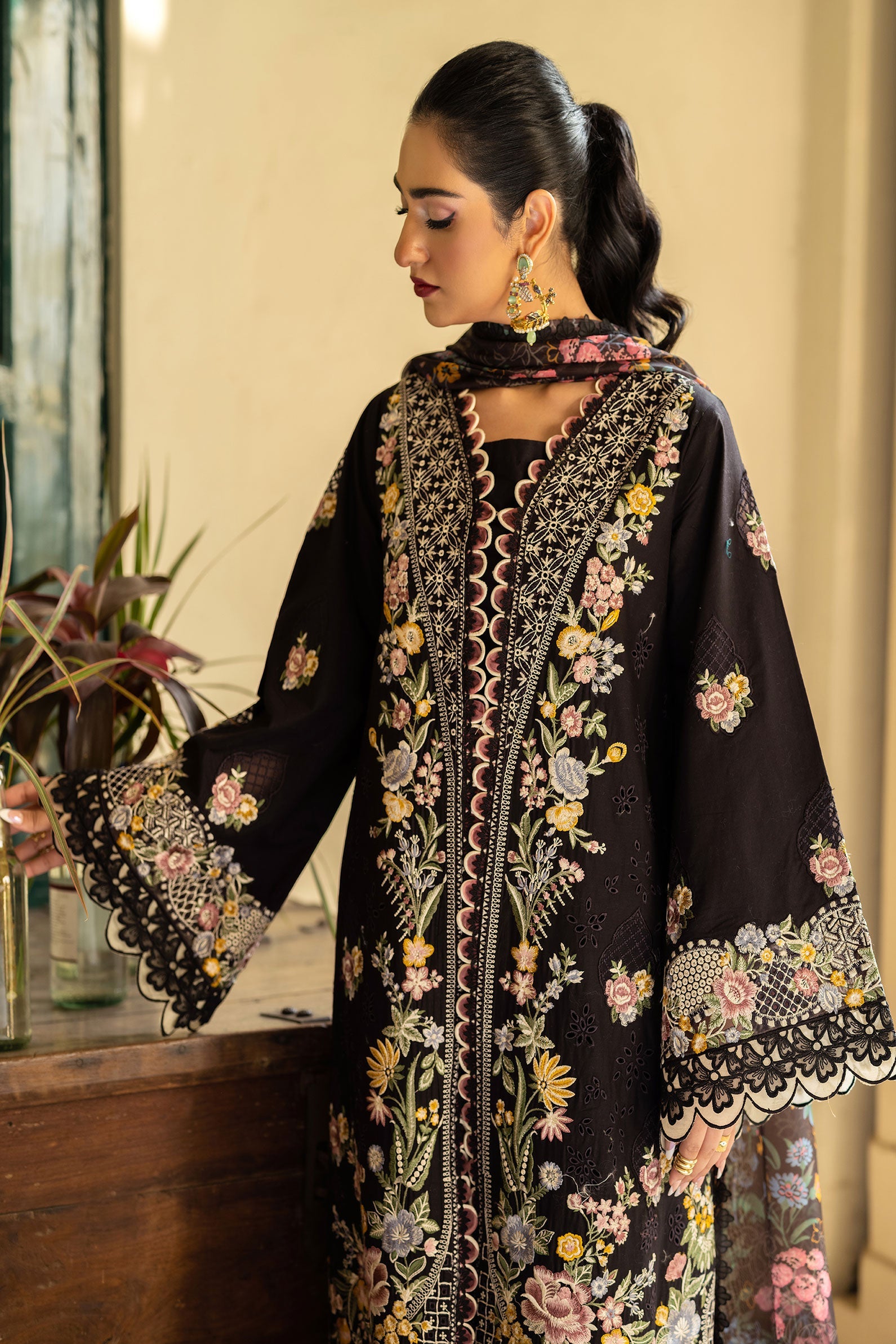 Maryam Hussain Unstitched Luxury Lawn`25 (Koyal)