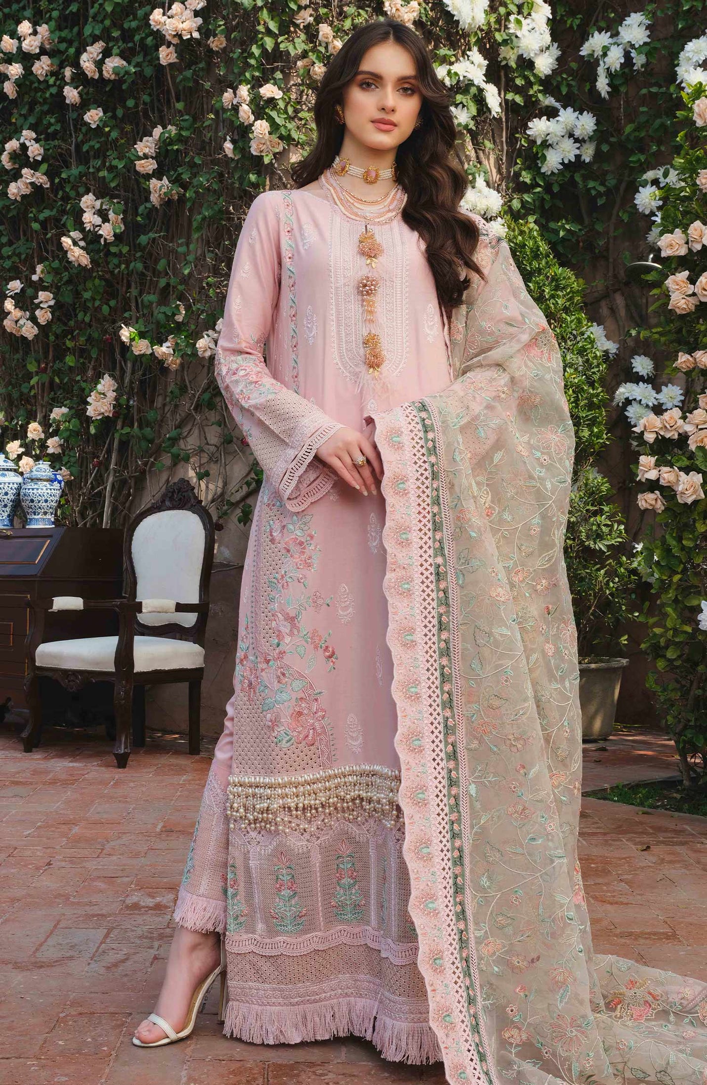 Maryum &amp; Maria Luxury Lawn`22 D#37