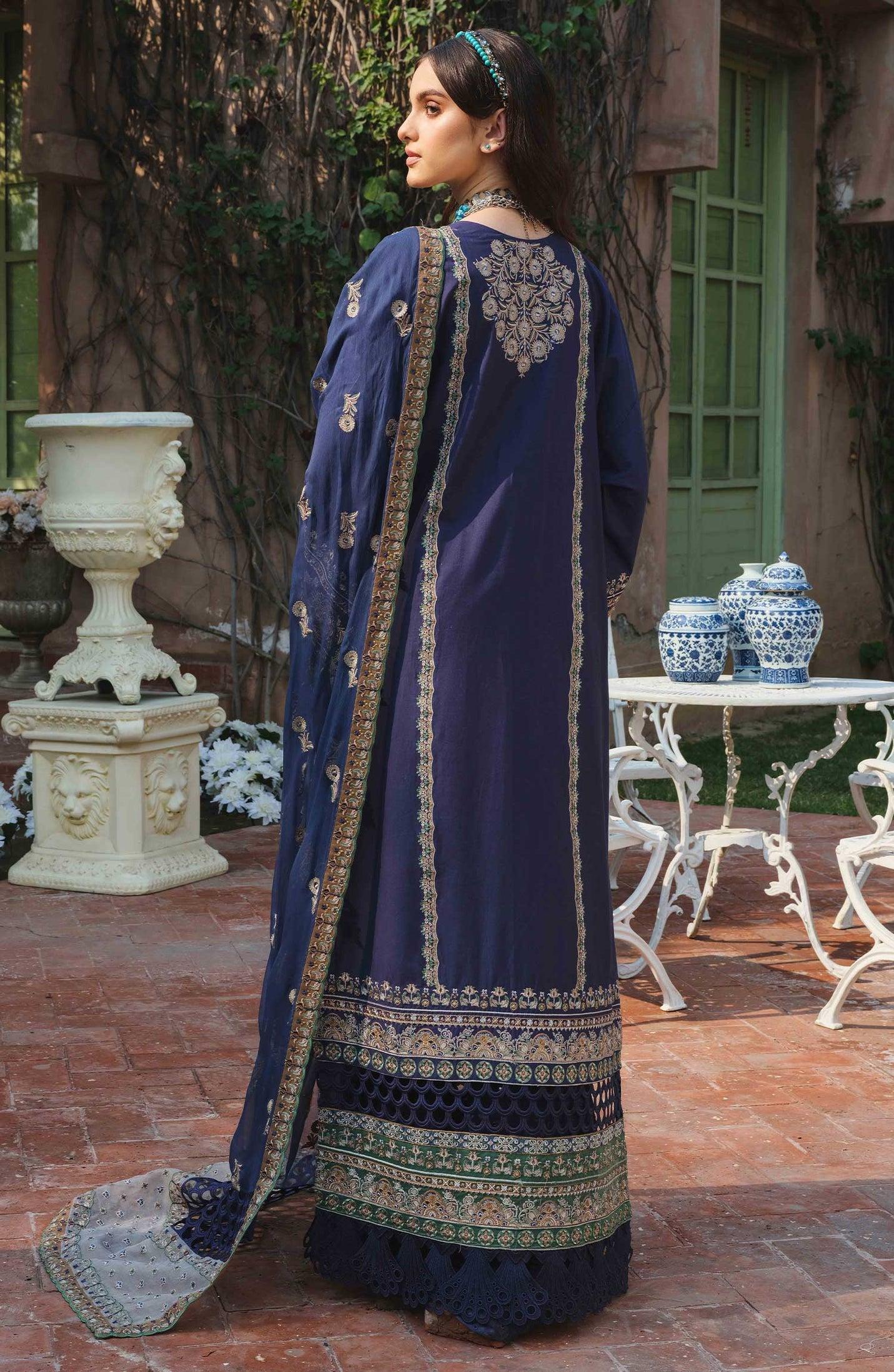 Maryum &amp; Maria Luxury Lawn`22 D#38