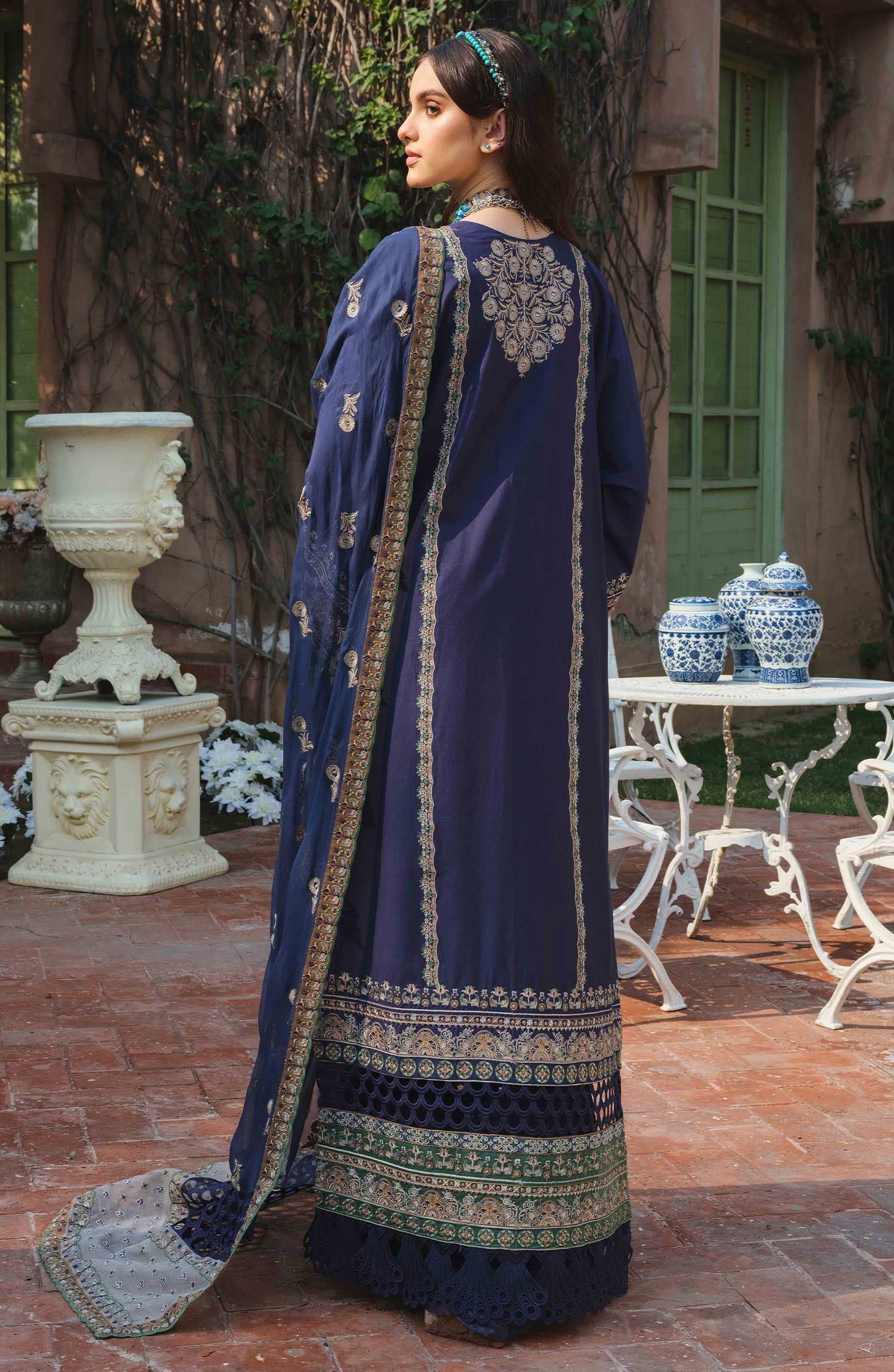 Maryum &amp; Maria Luxury Lawn`22 D#38