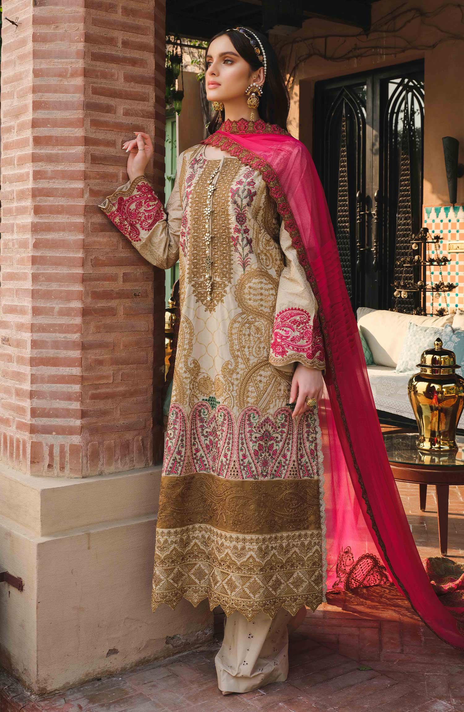 Maryum &amp; Maria Luxury Lawn`22 D#32