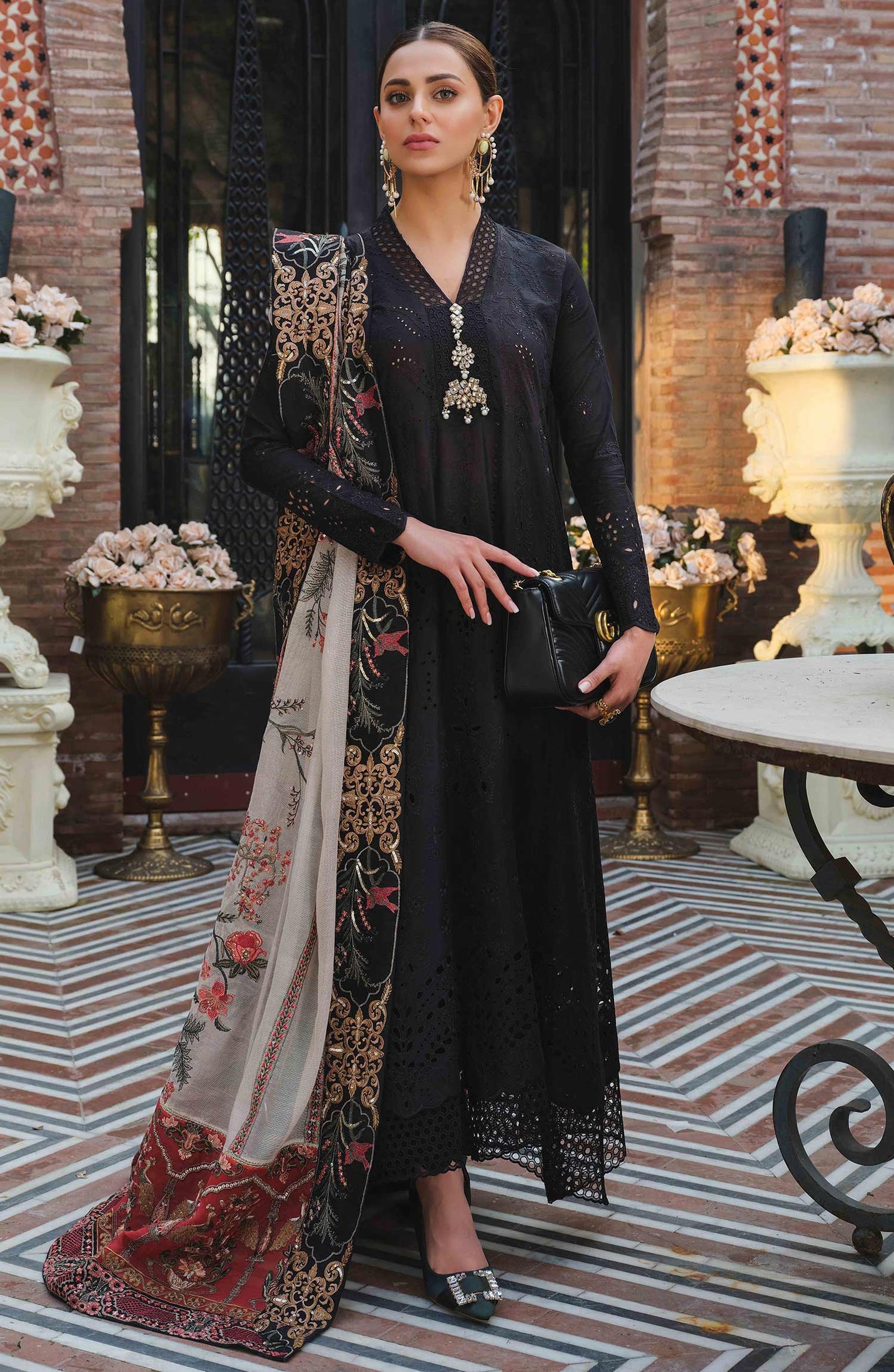 Maryum &amp; Maria Luxury Lawn`22 D#30 (Skin)