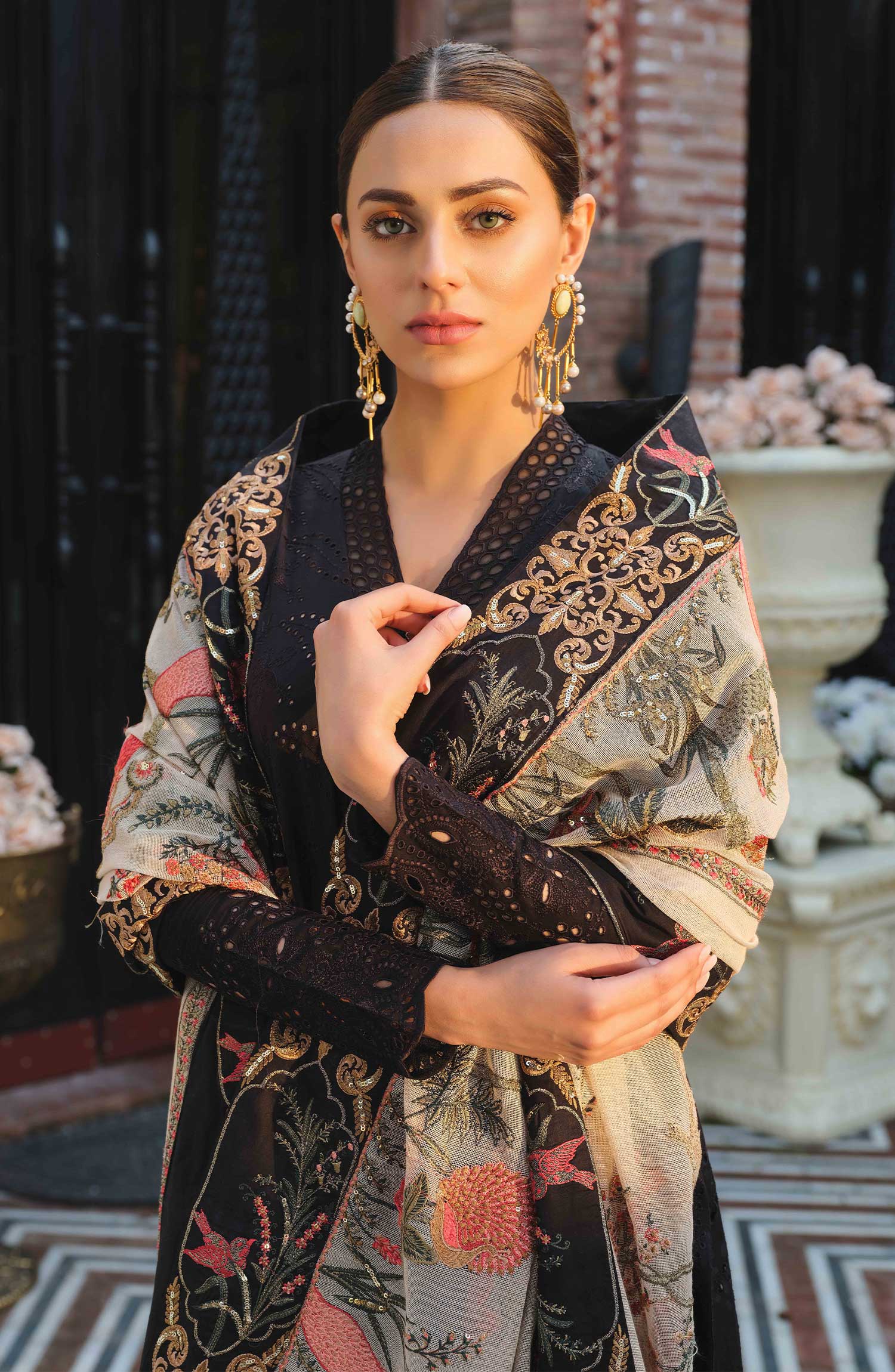 Maryum &amp; Maria Luxury Lawn`22 D#30 (Skin)