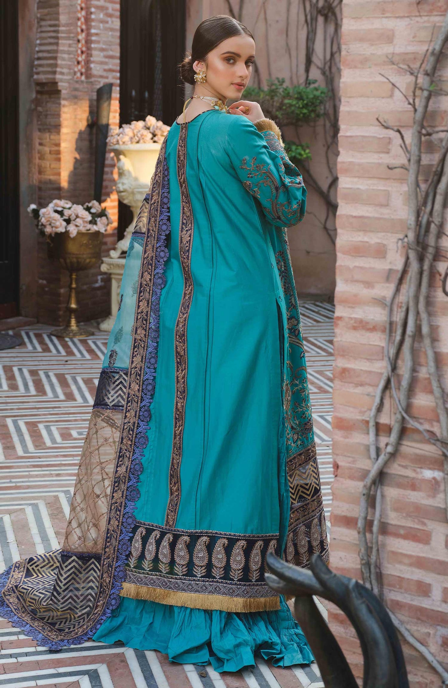 Maryum &amp; Maria Luxury Lawn`22 D#34