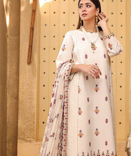 Sanam Saeed Rung Emb Lawn`23 D#01