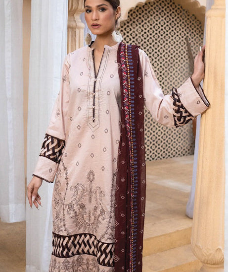 Sanam Saeed Rawayat Lawn`23 D#06