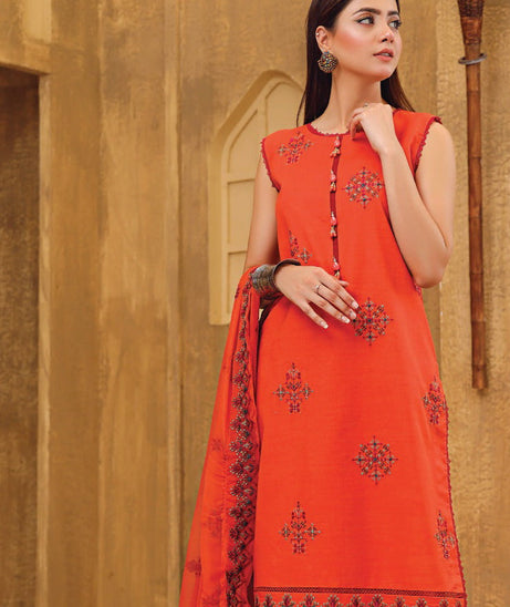 Sanam Saeed Rung Emb Lawn`23 D#09