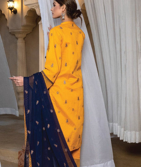Sanam Saeed Rawayat Lawn`23 D#10