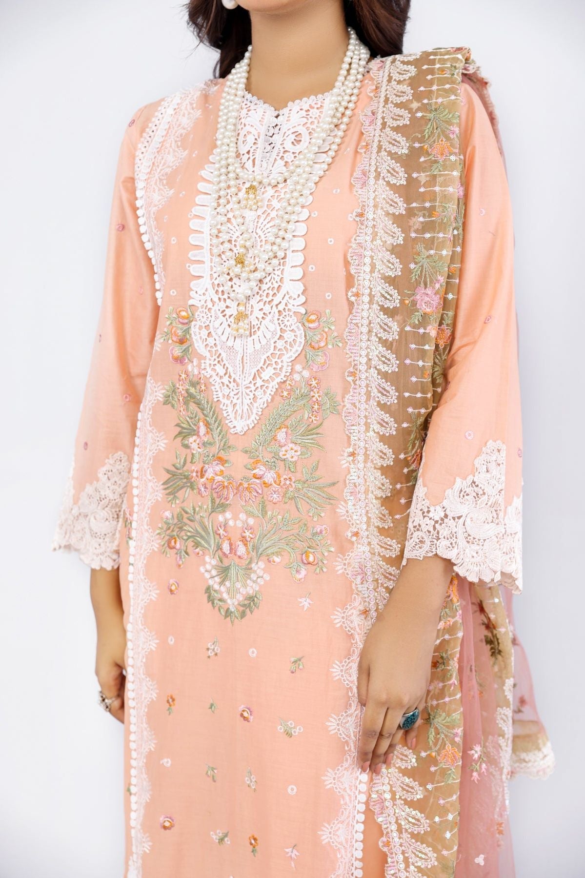 Sobia Nazir Luxury Lawn`23 D#02-A