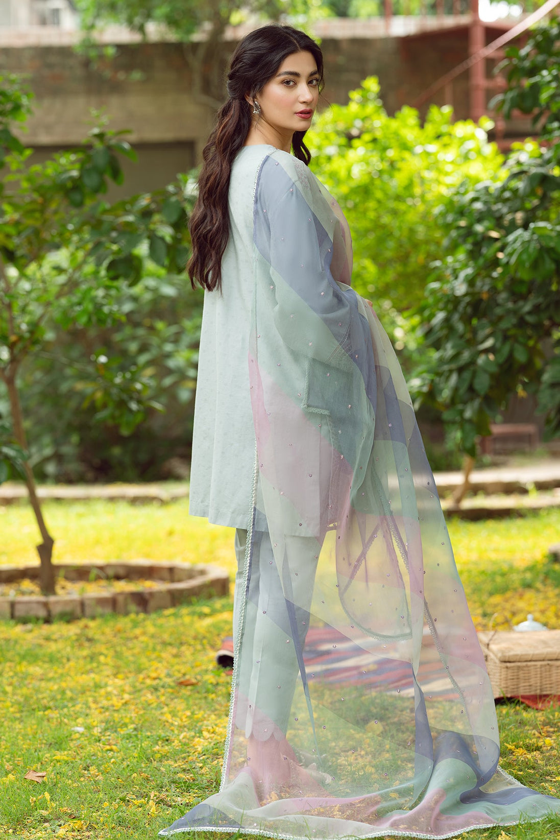 Jazmin Iris Lawn SS`23 D#06 (LILIUM)
