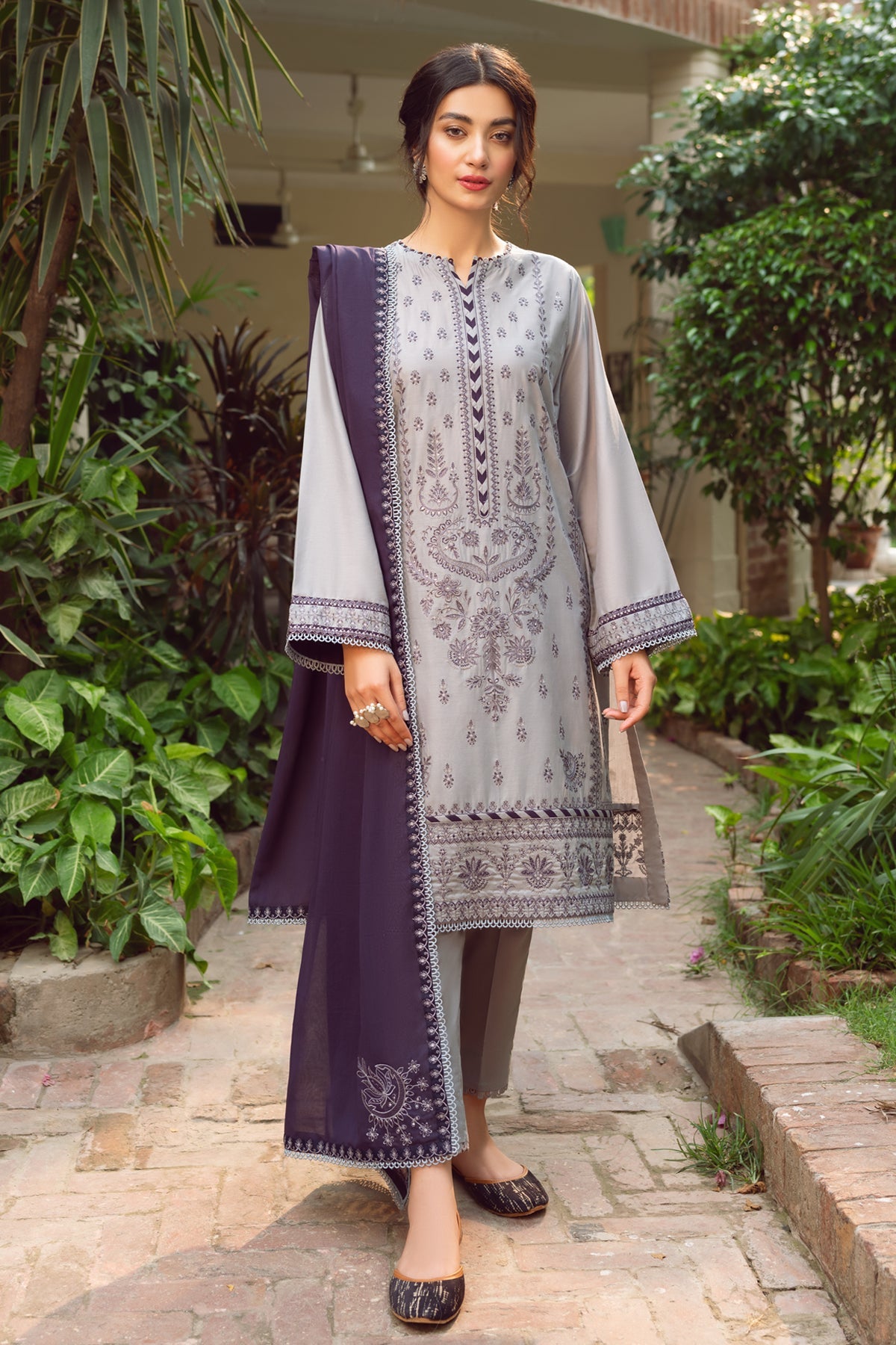 Jazmin Iris Lawn SS`23 D#02 (DANICA)
