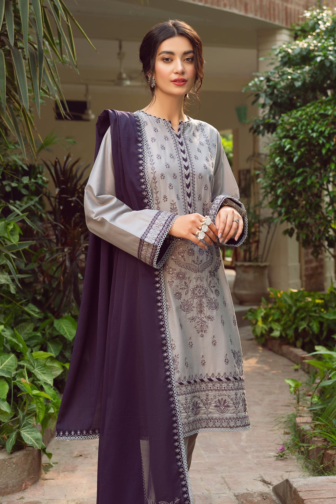 Jazmin Iris Lawn SS`23 D#02 (DANICA)