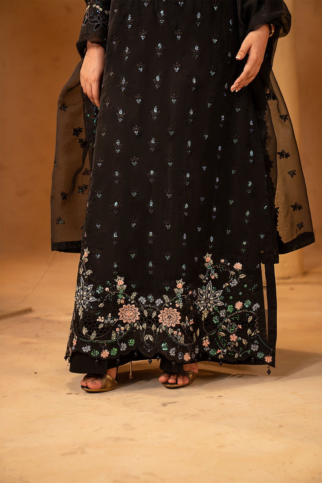 Maryam`s Noir Luxe`26 D#1504
