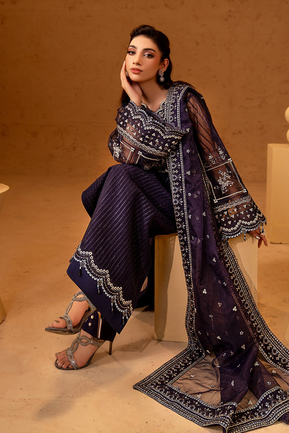 Maryam`s Noir Luxe`26 D#1507