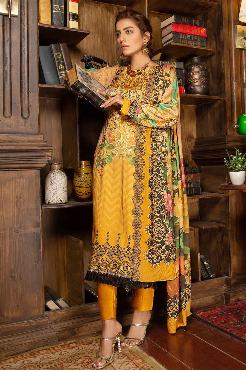 Elegant Anitque Emb Shawl'21 D#8