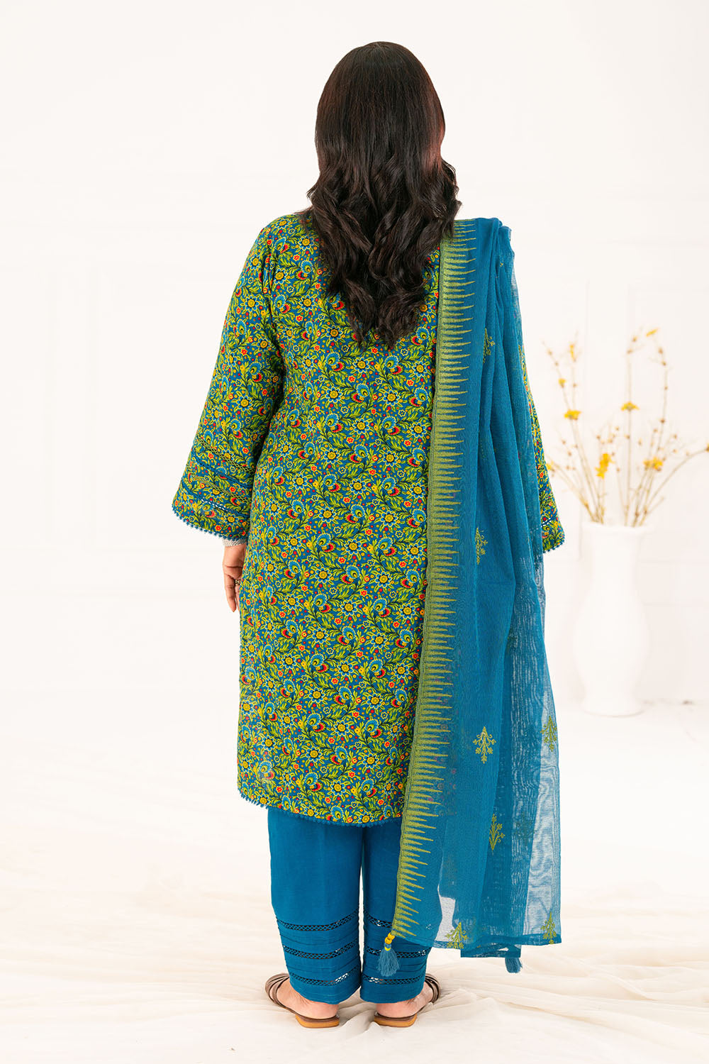 Gul Ahmed Winter`25 CN#52008