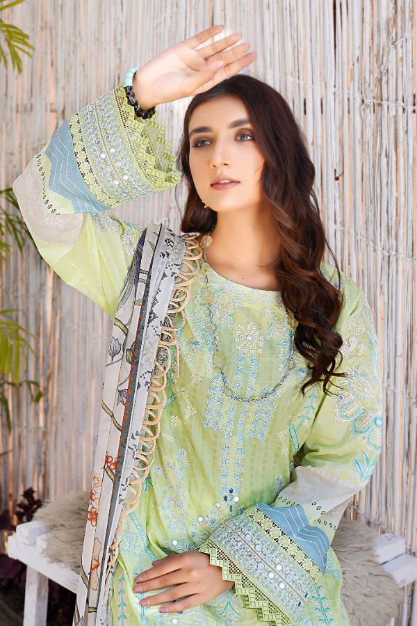 Esha Eman Emb Luxury Lawn`22 D#108