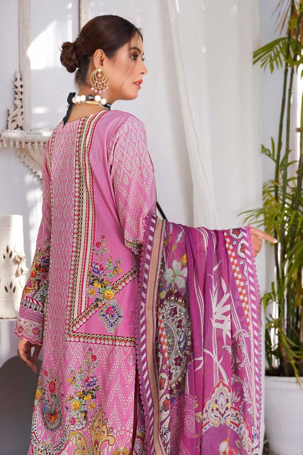 Esha Eman Emb Luxury Lawn`22 D#109