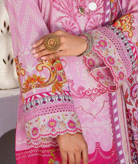 Esha Eman Emb Luxury Lawn`22 D#109