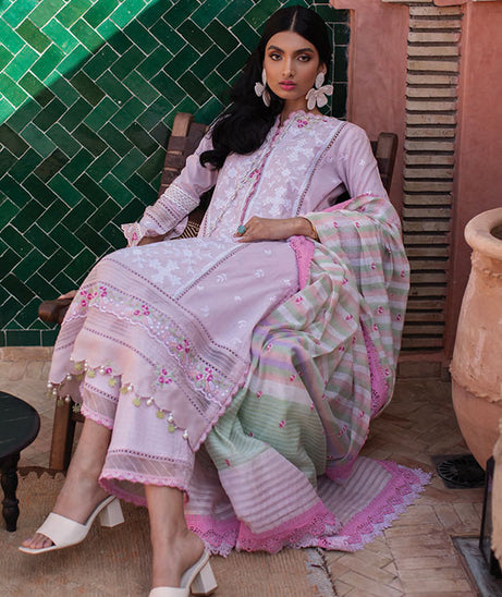 Farah Talib Aziz Lawn`23 D#14