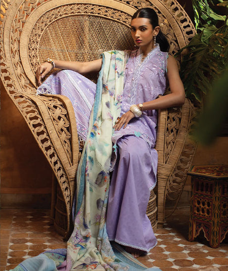 Farah Talib Aziz Lawn`23 D#04