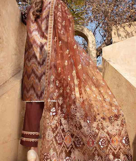 Shaista Farwa Brosha Lawn`21 D#109