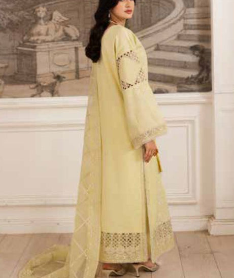 Freesia Mira Luxury Lawn`25 FS #104