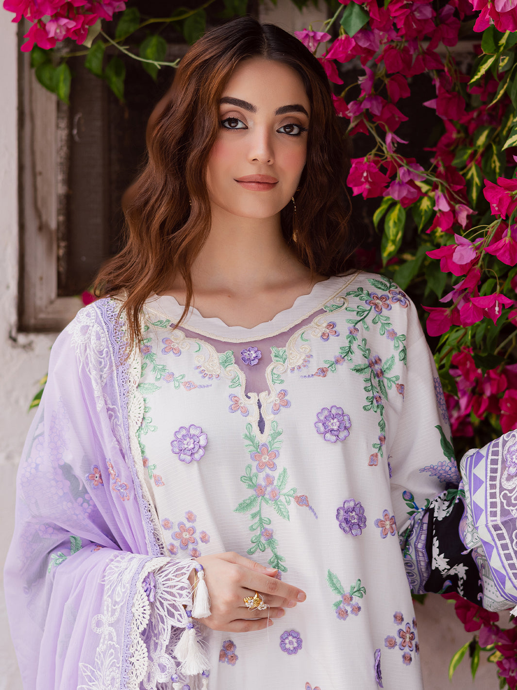 Mahnur Gulzar Winter`25 G#02