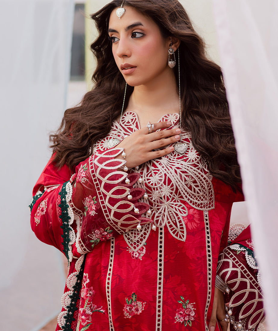 Mahnur Gulzar Winter`25 G#03