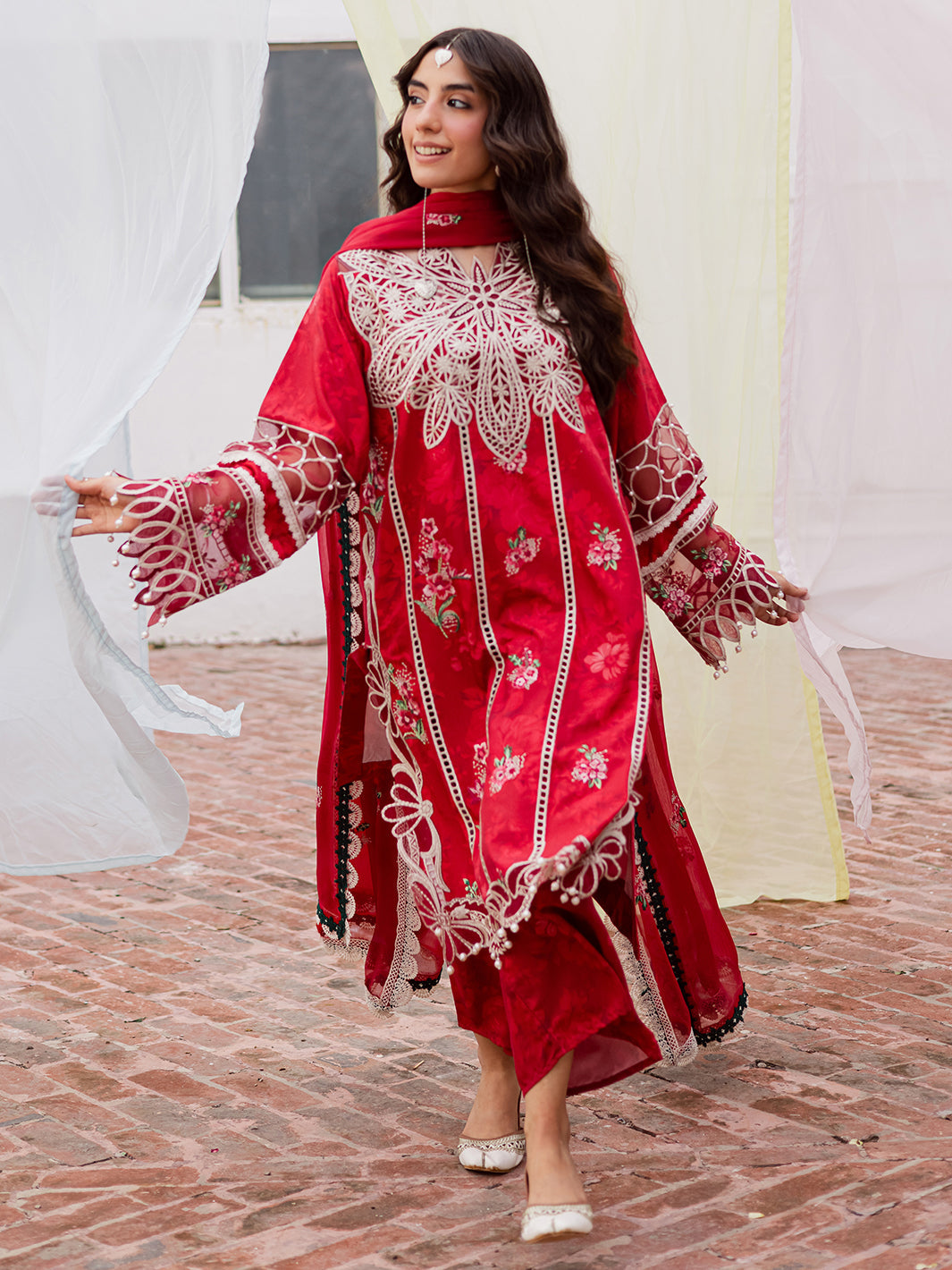 Mahnur Gulzar Winter`25 G#03