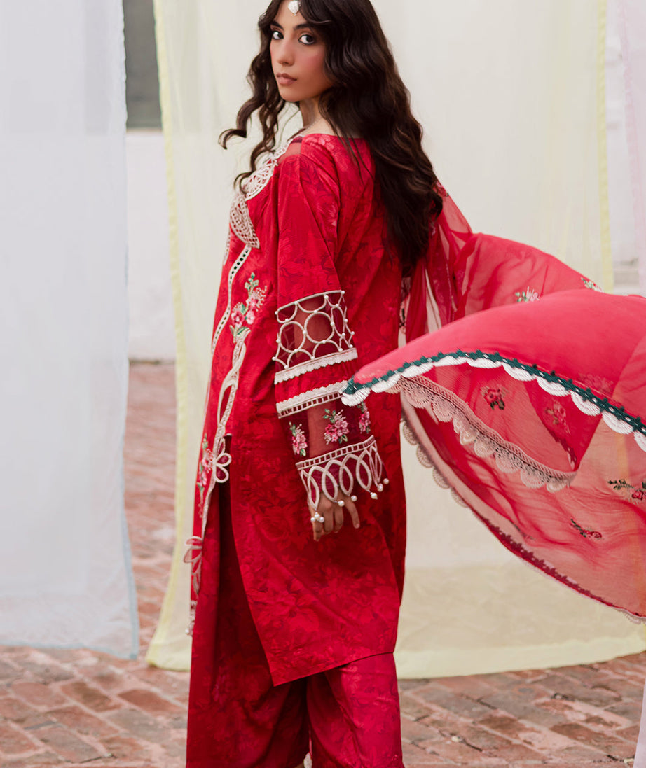 Mahnur Gulzar Winter`25 G#03