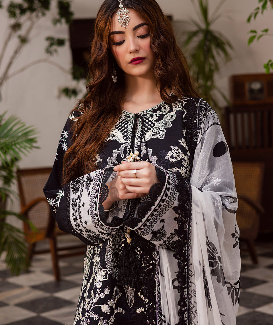 Mahnur Gulzar Winter`25 G#04