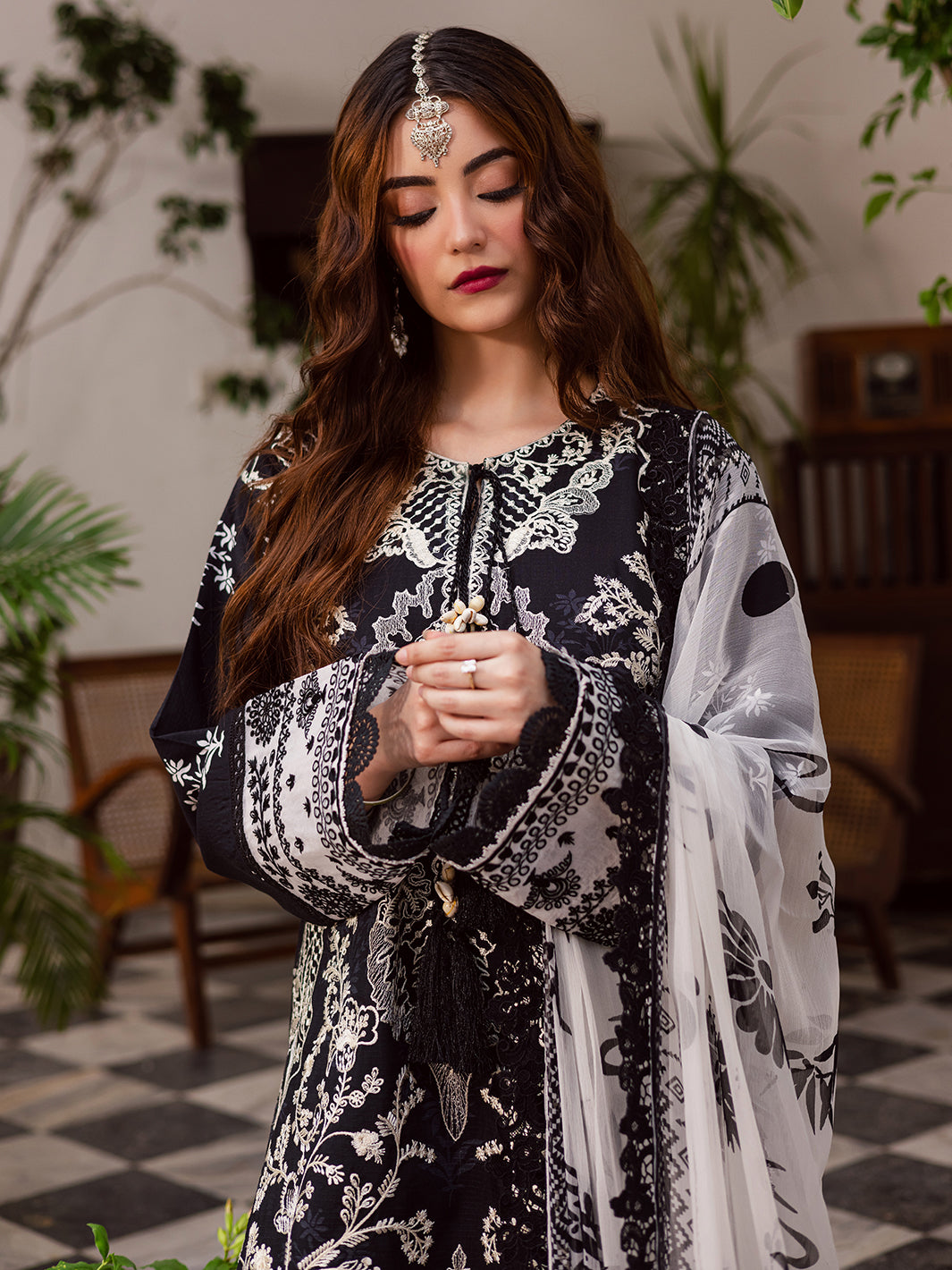 Mahnur Gulzar Winter`25 G#04