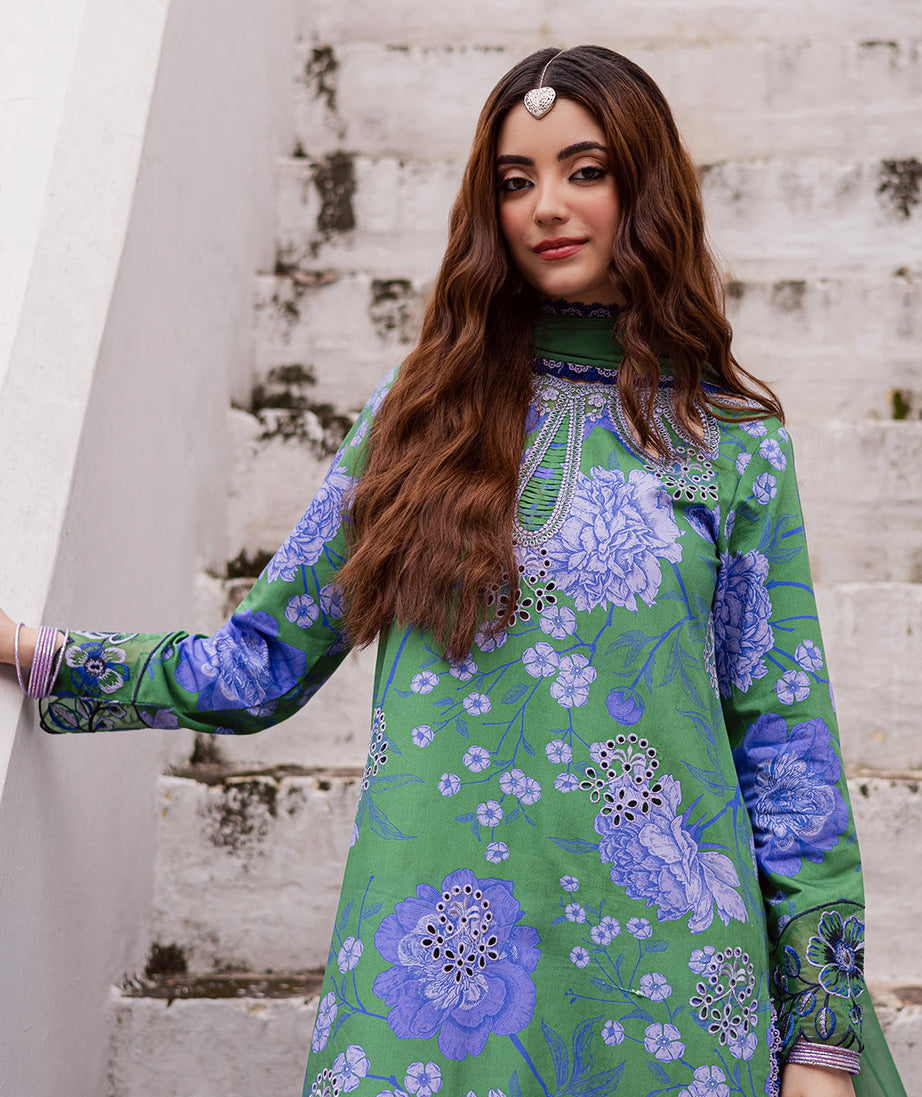 Mahnur Gulzar Winter`25 G#06