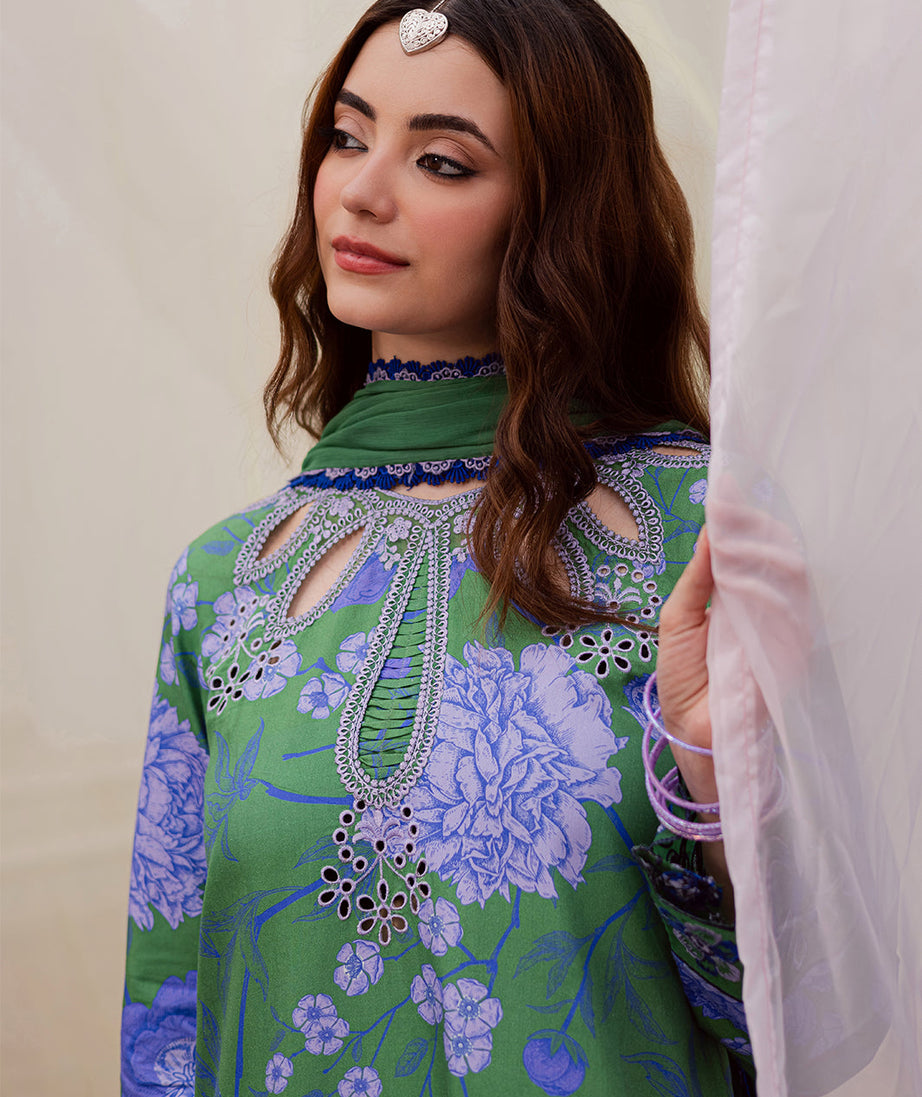 Mahnur Gulzar Winter`25 G#06