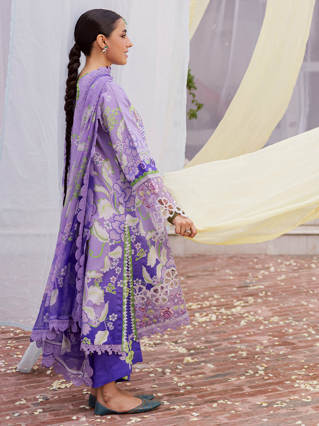 Mahnur Gulzar Winter`25 G#07