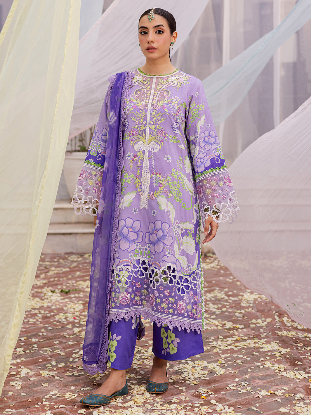 Mahnur Gulzar Winter`25 G#07