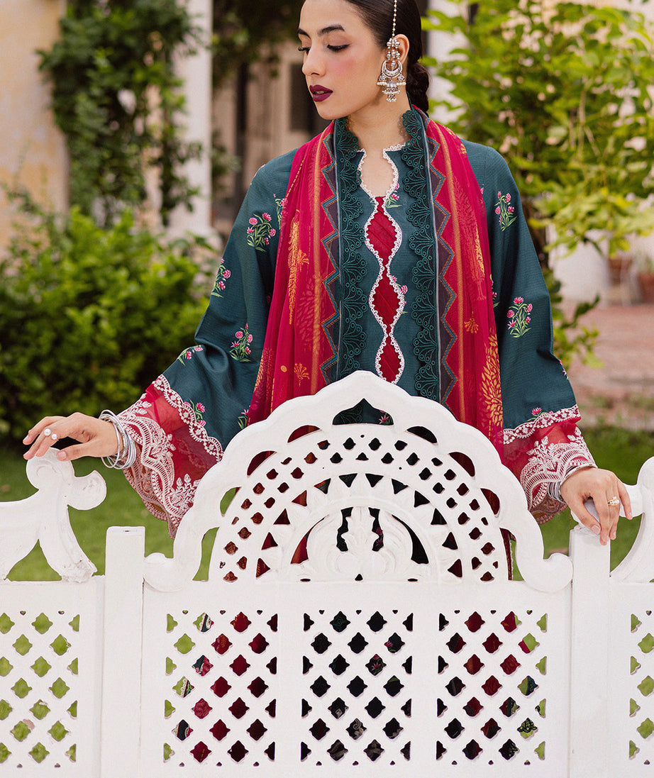 Mahnur Gulzar Winter`25 G#08