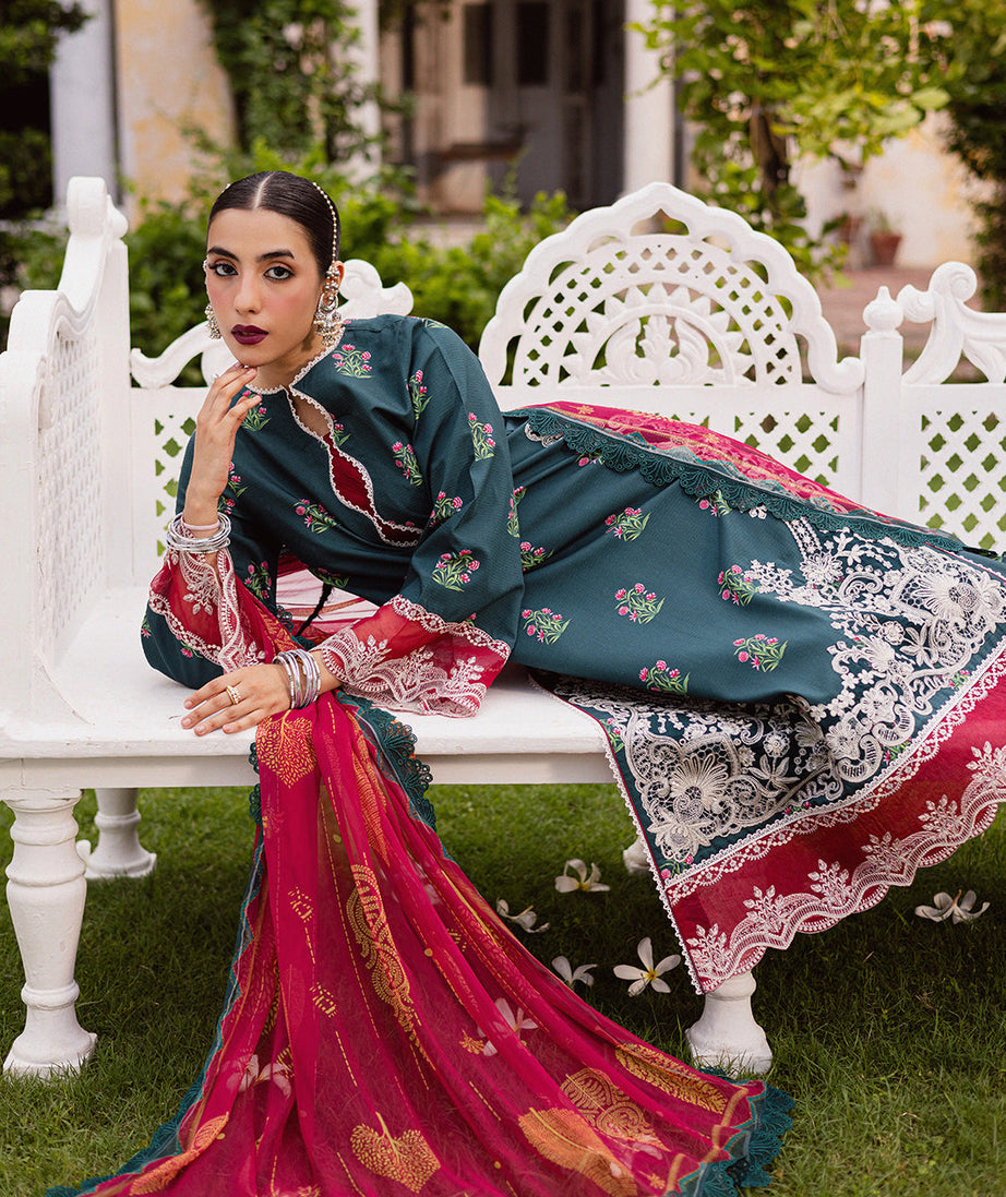 Mahnur Gulzar Winter`25 G#08