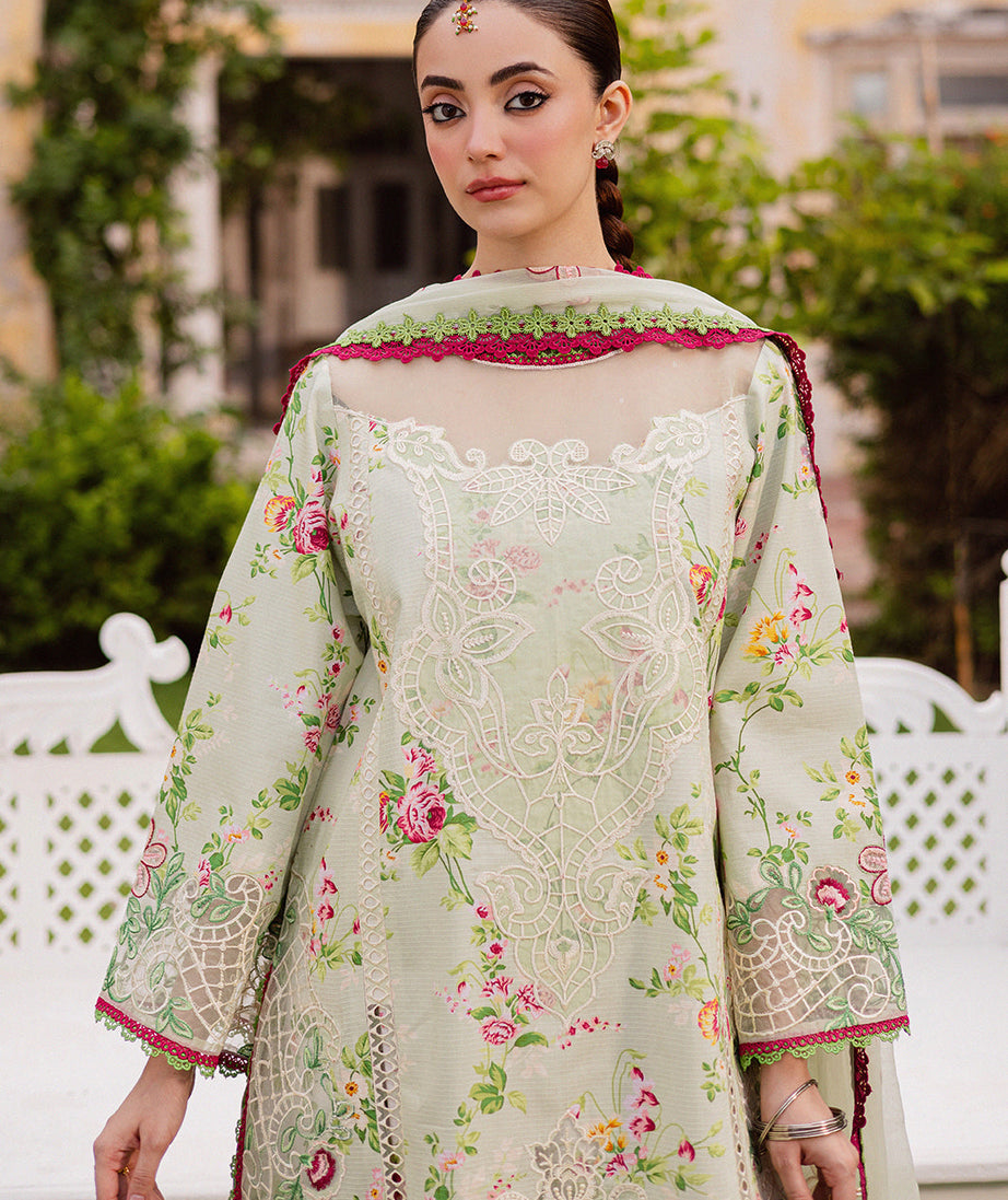 Mahnur Gulzar Winter`25 G#09